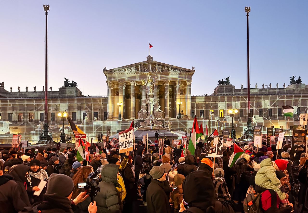 Demo vor Parlament